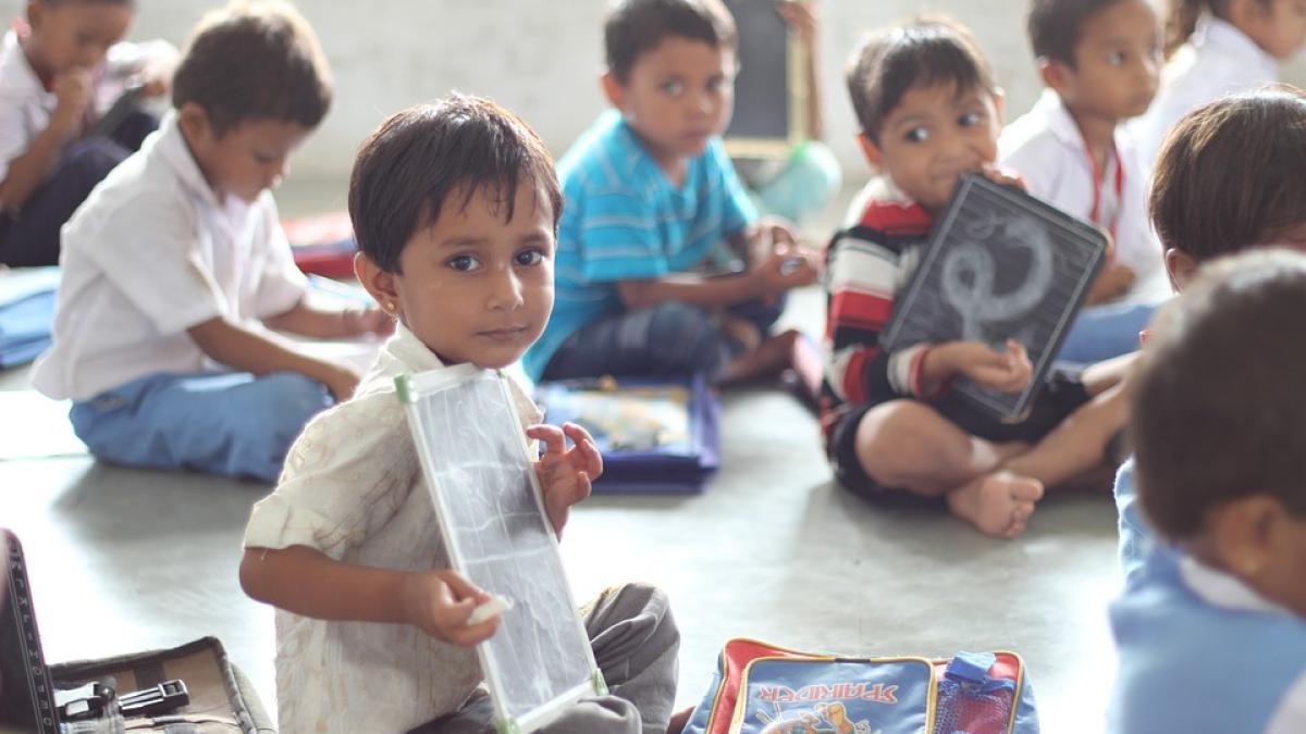 scoala-copii-zona-de-razboi_02443300