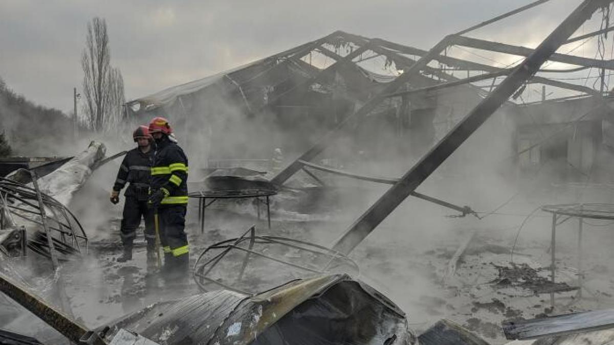 un-cort-de-evenimente-din-prahova--distrus-iprc-ccprc-82ntr-un-incendiu-violent_94968600