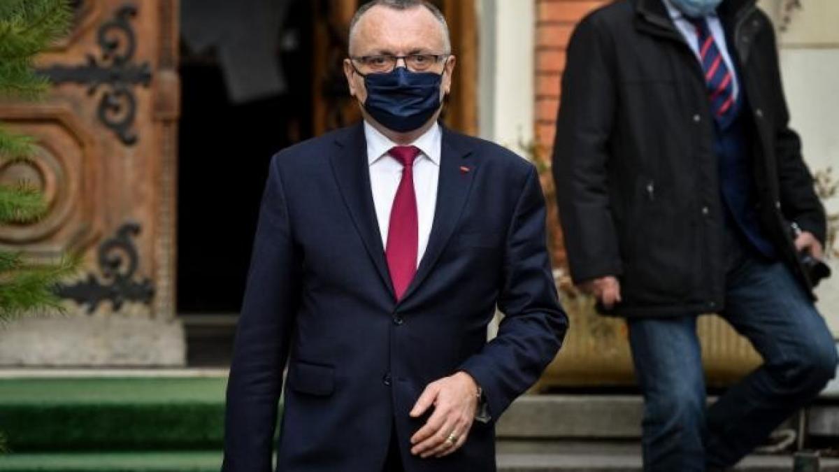 cimpeanu--cele-patru-scenarii-in-care-elevii-si-profesorii-pot-continua-scoala-online-o-spunem-apasat_02491900