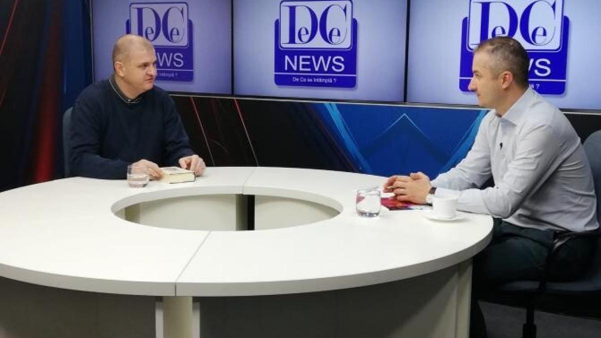 sambata--6-martie--incepand-cu-ora-16-00--criticul-literar-daniel-cristea-enache-si-scriitorul-flaviu-george-predescu-vor-dialoga-intr-o-noua-intalnire-literara_19860300