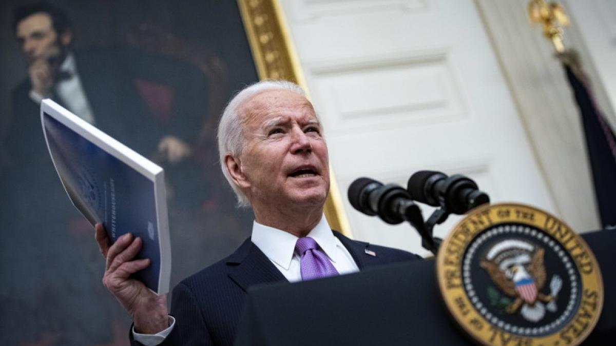 senatul-a-adoptat--exclusiv-cu-voturile-democratilor--planul-de-relansare-al-lui-biden-de-1-900-de-miliarde-de-dolari_86929800