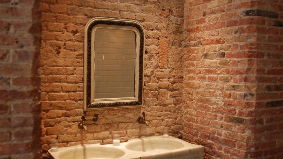 viral_descoperire_oglinda_baie_18371200