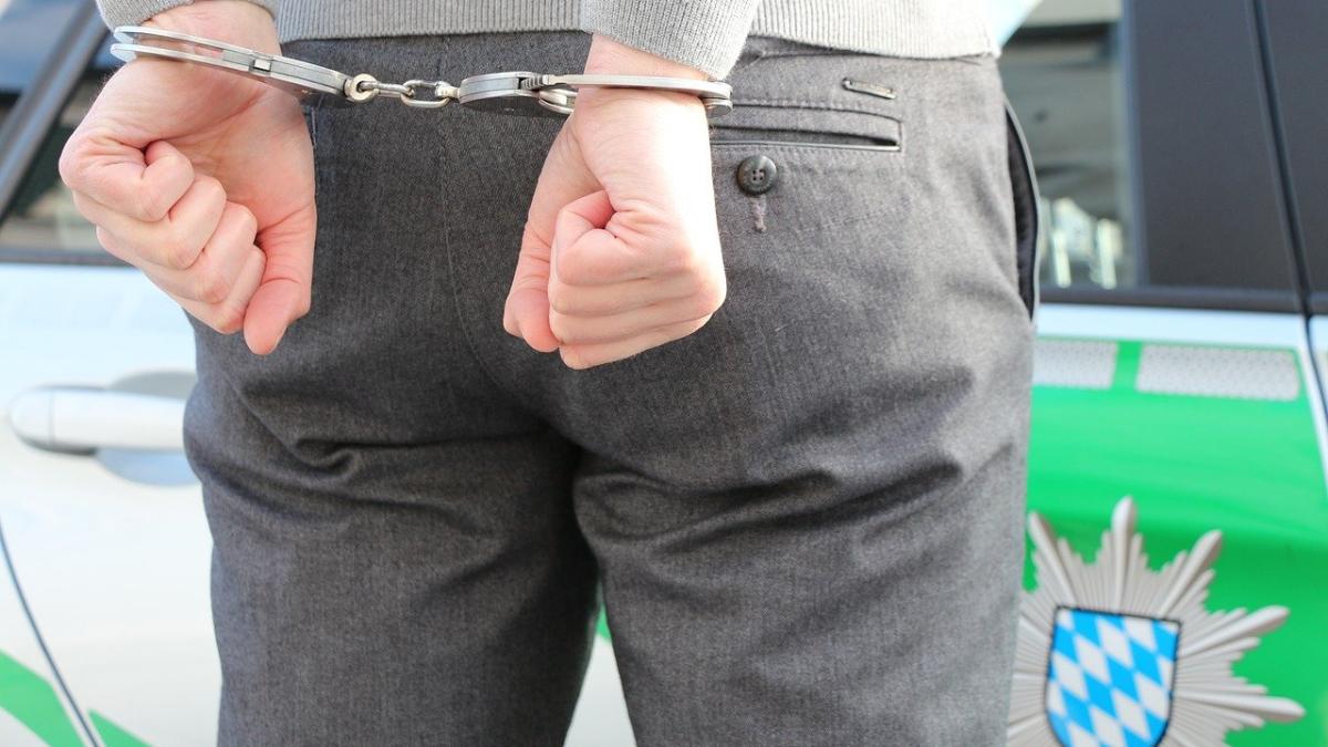 fugar_arestat_copie_joc_call_of_duty_47156200