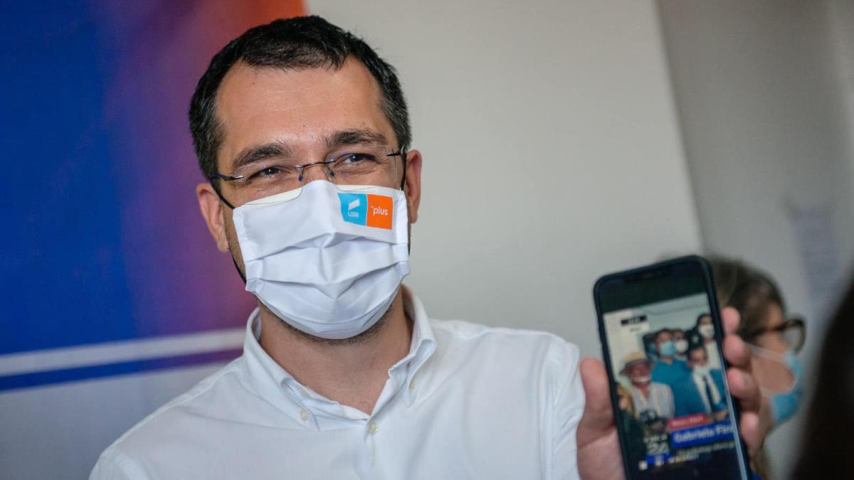 corpul-de-control-la-ministerul-sanatatii--chirieac-vlad-voiculescu-vrea-sa-ia-caimacul-acestei-vaccinari_30592500