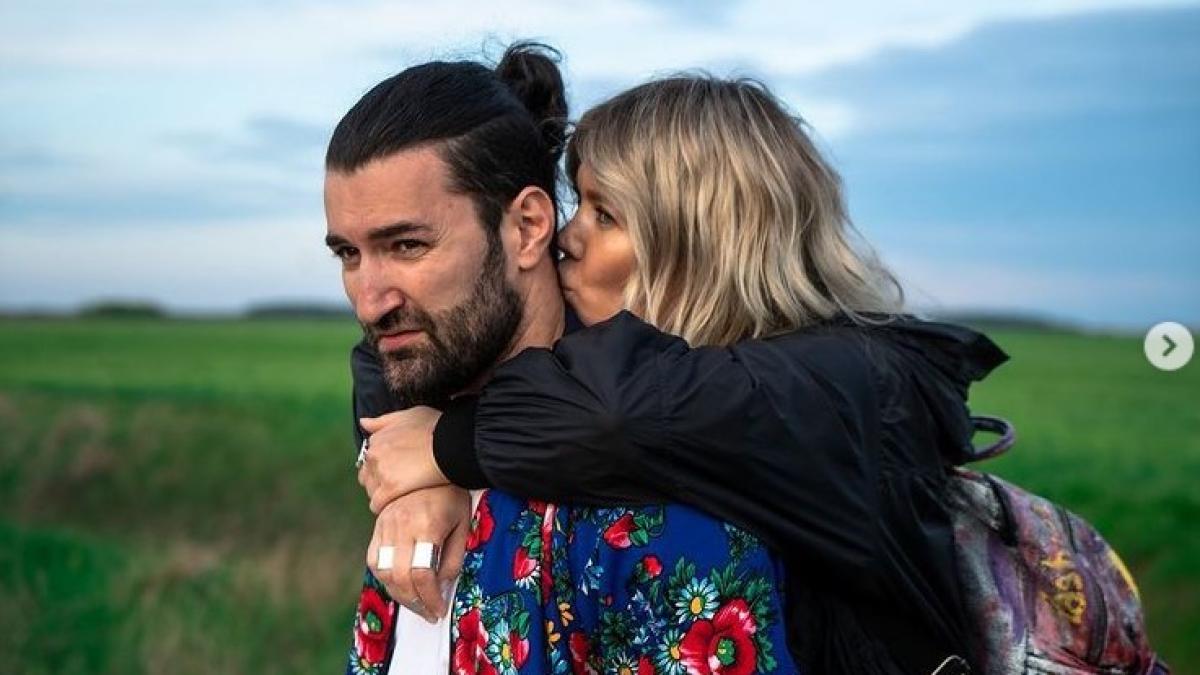 a-nascut-gina-pistol--smiley-a-facut-anuntul-am-devenit-parinti_20572500