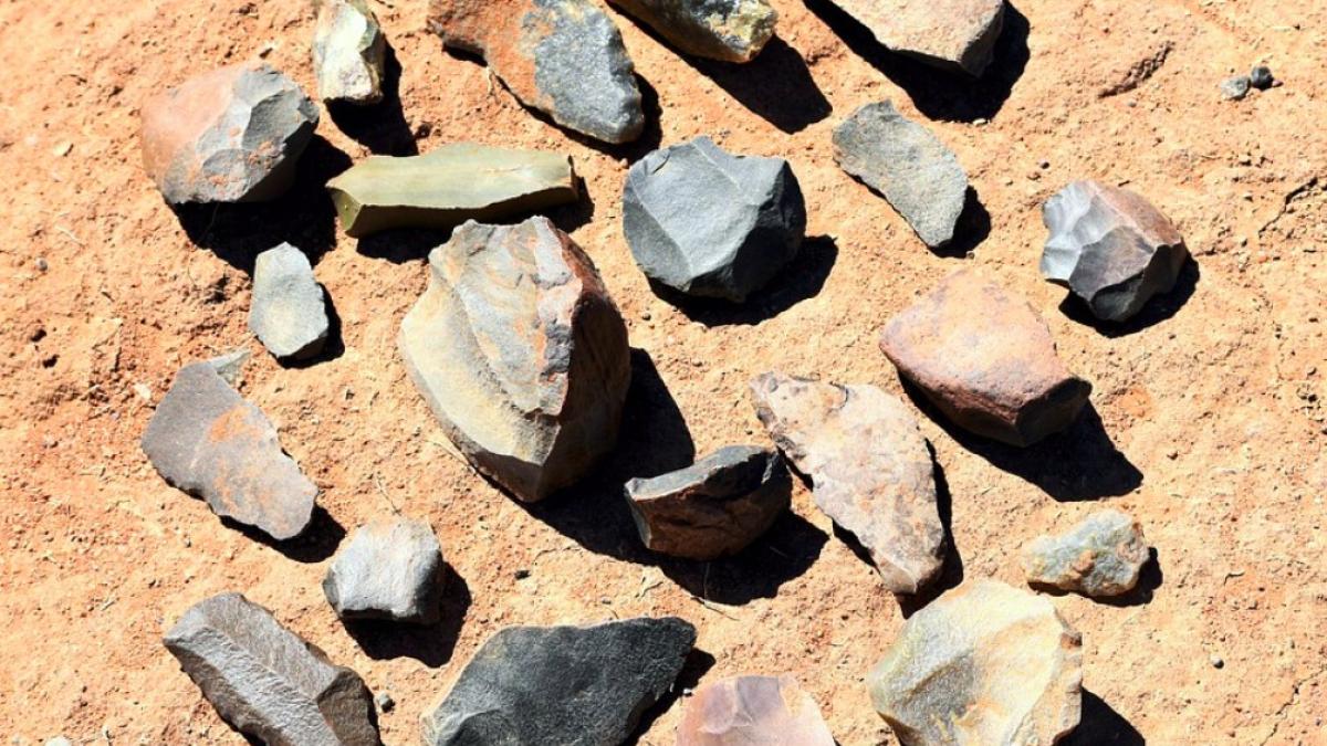 unelte_de_piatra_antic_pixabay_40941600