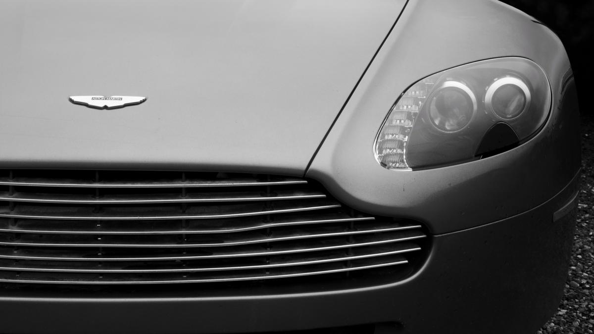 aston_martin_james_bond_unsplash_36143200