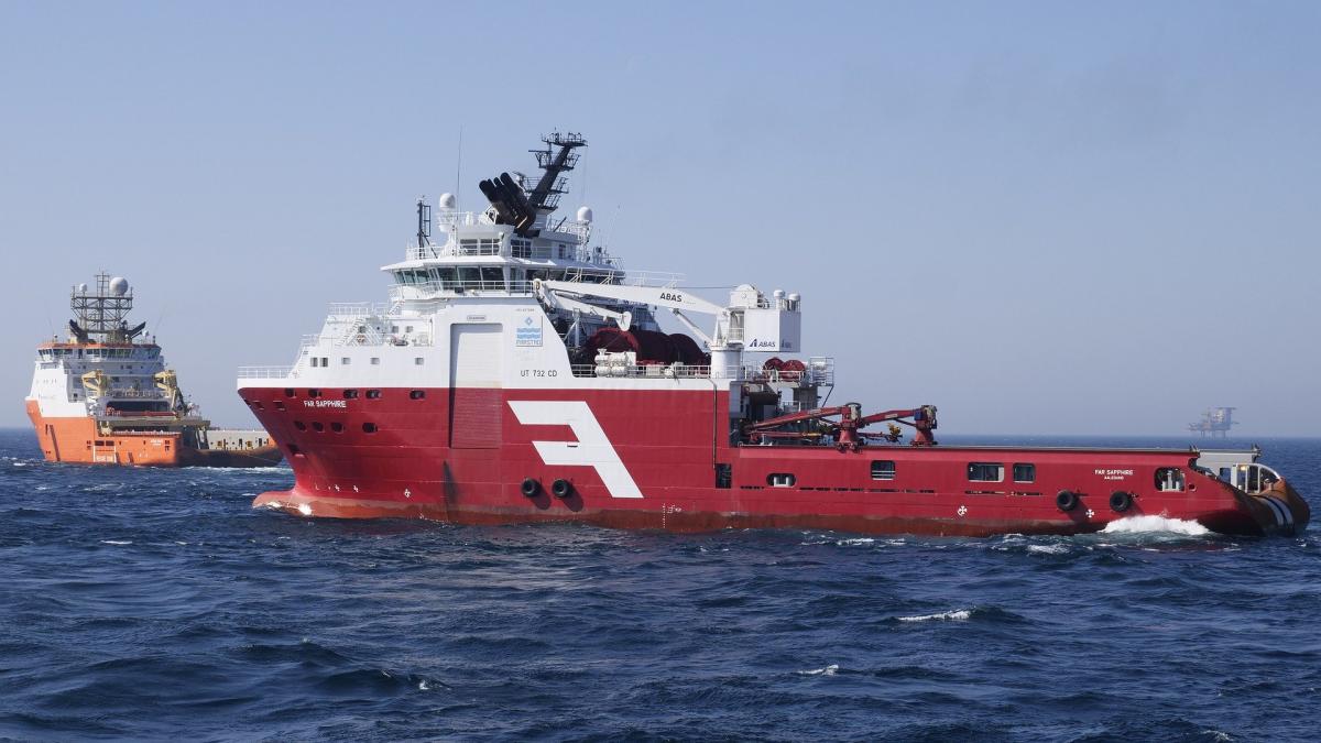 marinarii-salvati-dupa-scufundarea-cargoului-volgo-balt--adusi-in-port--ei-sunt-evaluati-medical_10798700