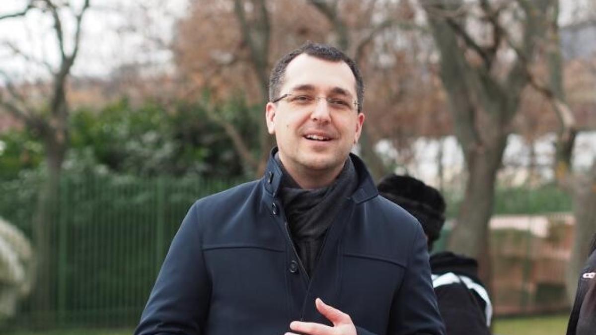 sprc-ccprc-a6tefan-voinea-aruncaprc-ccprc-86-vina-pe-andreea-moldovan-dupaprc-ccprc-86-publicarea-datelor-despre-vaccinare_14790200