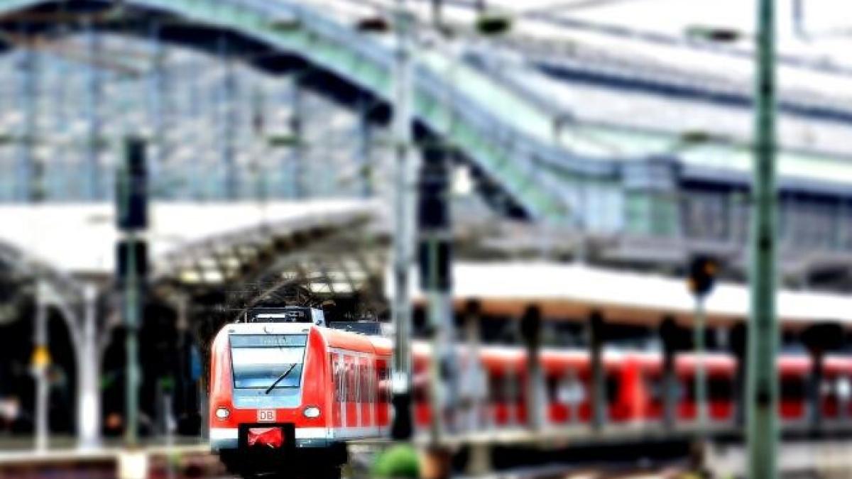 cfr-caprc-ccprc-86laprc-ccprc-86tori-introduce-un-nou-tren-iprc-ccprc-82ntre-bucuresprc-ccprc-a7ti-nord-sprc-ccprc-a7i-constantprc-ccprc-a7a_07341700