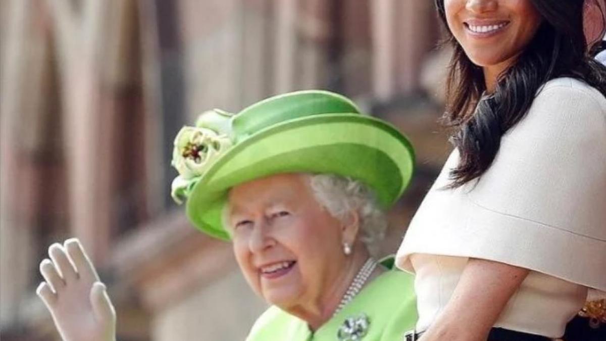 detaliul-care-a-tradat-o-pe-meghan-markle--in-timpul-interviului-cu-oprah--gestul-spune-totul-despre-relatia-cu-regina-elisabeta_27330100