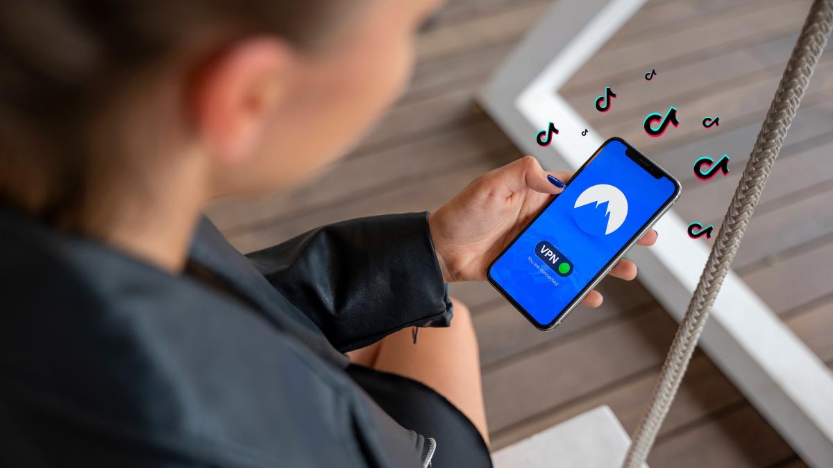 tiktok-farsa-doua-adolescente-risca-inchisoare_02441200