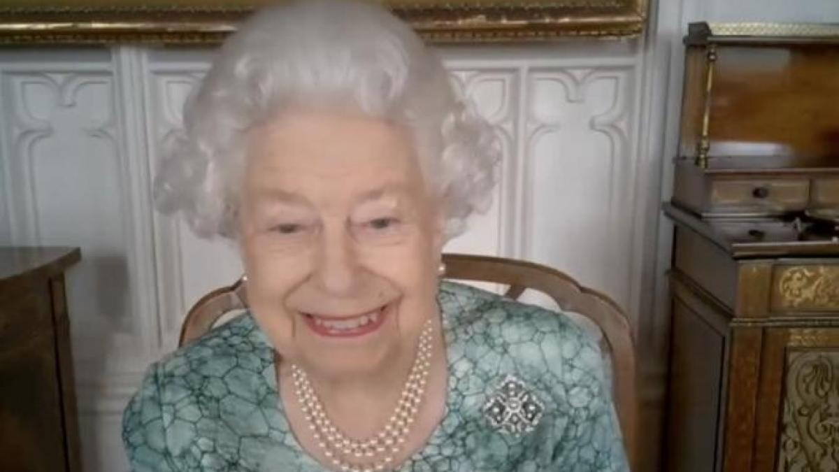 regina-marii-britanii-prima-aparitie-dupa-interviul-lui-meghan-si-harry_10102800