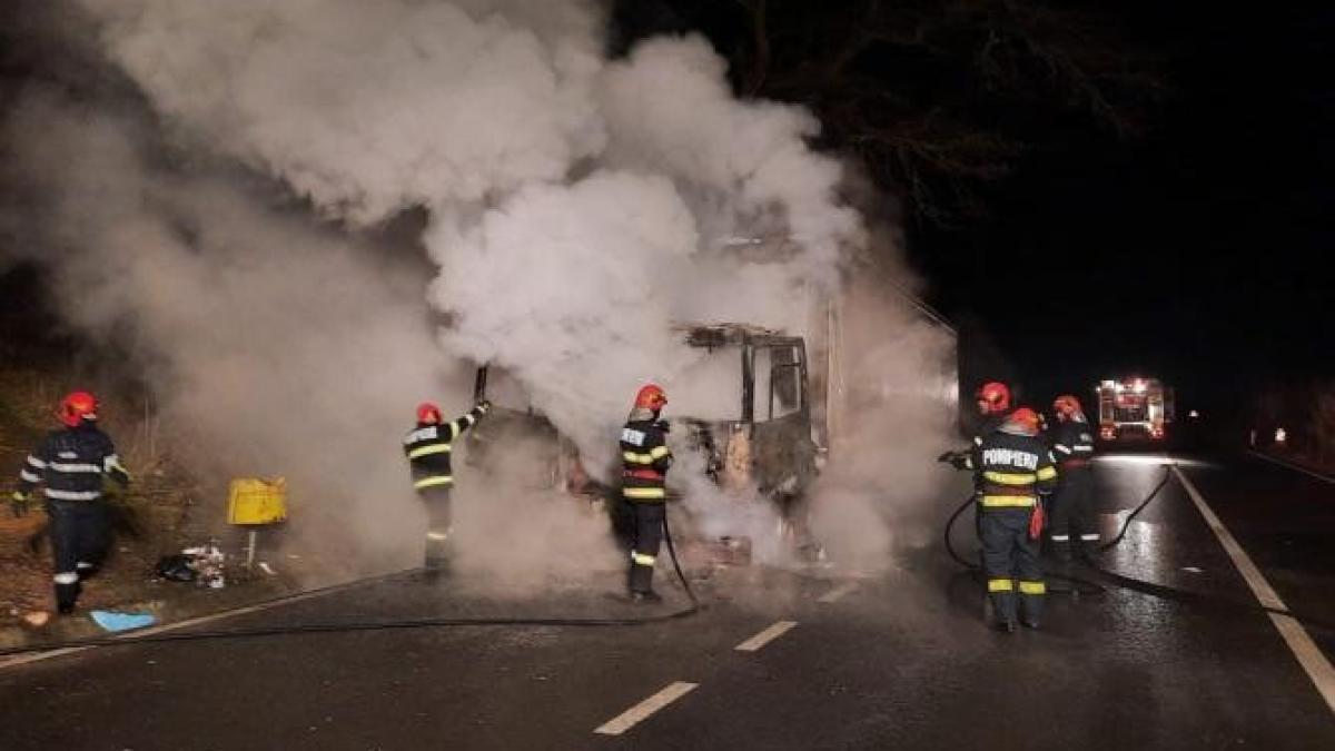 tir-iprc-ccprc-82n-flaprc-ccprc-86caprc-ccprc-86ri-pe-dn-14--iprc-ccprc-82n-judetprc-ccprc-a6ul-sibiu--pompierii-au-intervenit-imediat_23504300