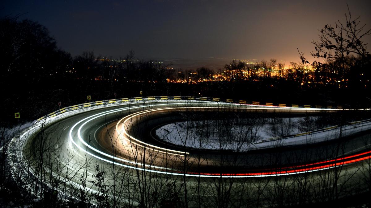 a-vrut-sa-scurteze-o-serpentina-dar-a-nimerit-intr-o-casa_47357400