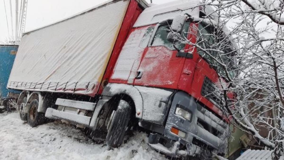 accidente--staprc-ccprc-82lpi-sprc-ccprc-a6i-copaci-praprc-ccprc-86busprc-ccprc-a6itprc-ccprc-a6i-din-cauza-vremii-nefavorabile--iprc-ccprc-82n-muresprc-ccprc-a6_63714300