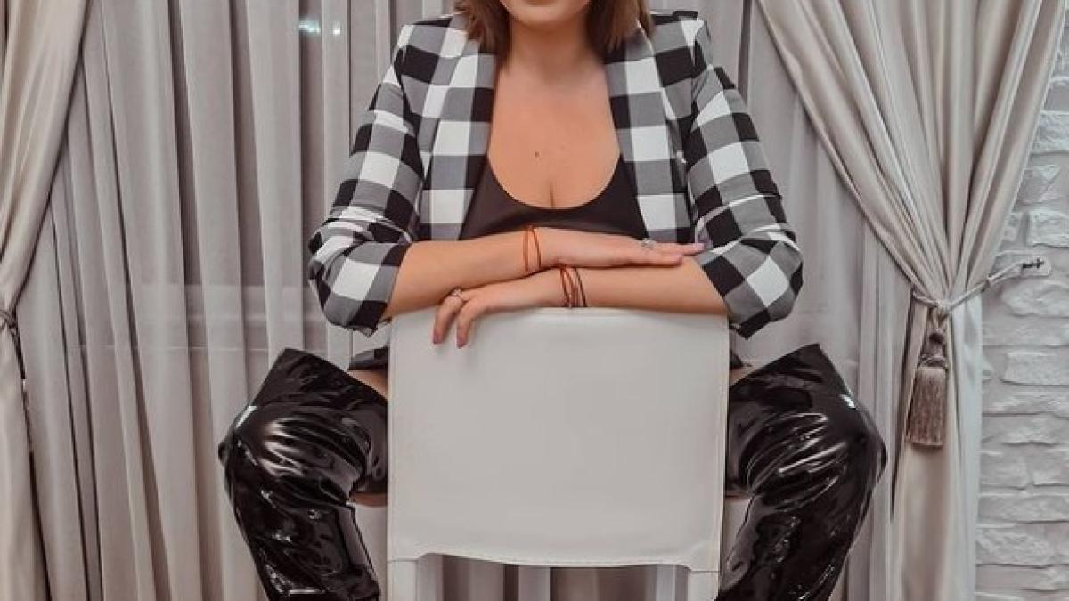 iulia-albu--replica-pentru-oana-roman--catalin-maruta-a-izbucnit-in-ras--un-munte-acoperit-de-haine_27328700