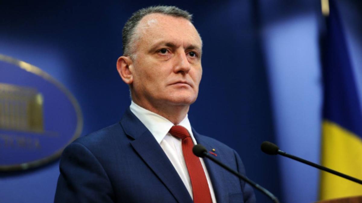 cimpeanu--revoltat-pe-voiculescu--pentru-testarea-infima-si-inadmisibila-din-scoli-e-responsabil-este-ingrijorator_83830800