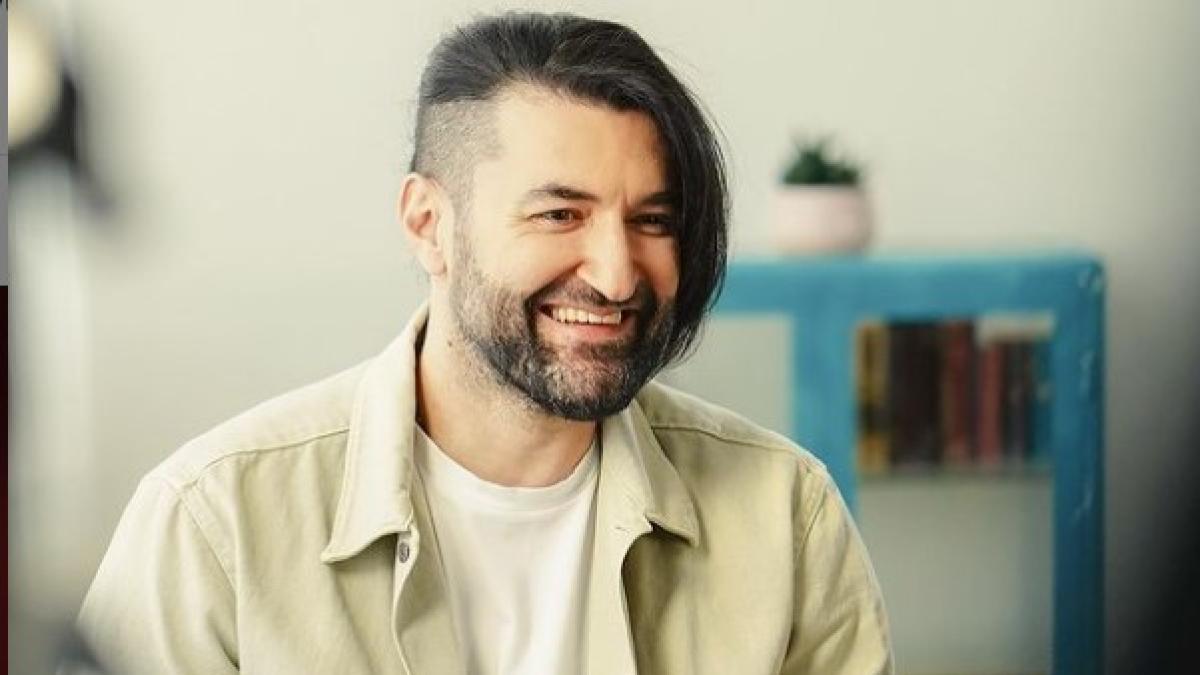 smiley--responsabil-de-schimbatul-scutecelor-micutei-josephine--acum-chiar-o-sa-fie-buna-masca-asta-la-ceva_33621200