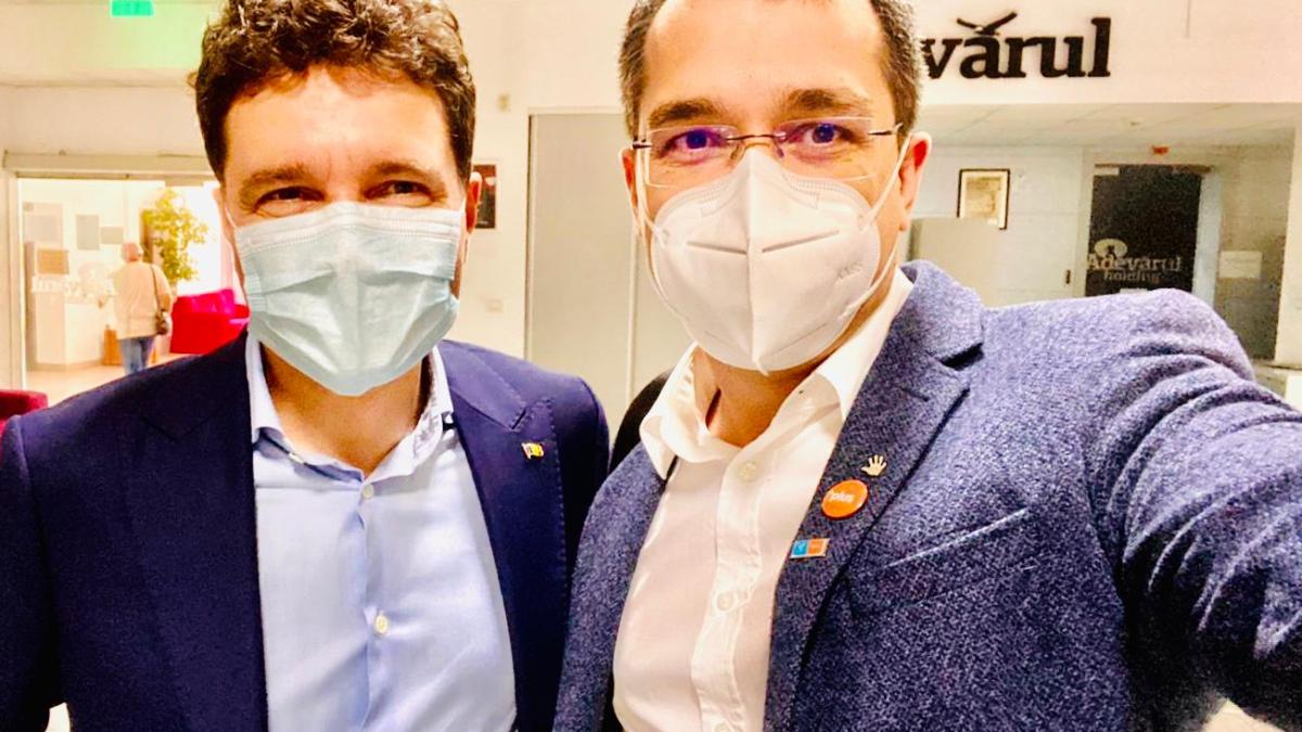 vlad_voiculescu_tabere_usr_plus_gusa_fb_70144200