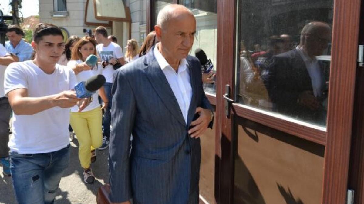 ce-facea-copos-in-puscarie-ca-sa-nu-i-deranjeze-pe-gica-popescu-si-meme-stoica--gusa-il-suspectez-din-cand-in-cand_41787800