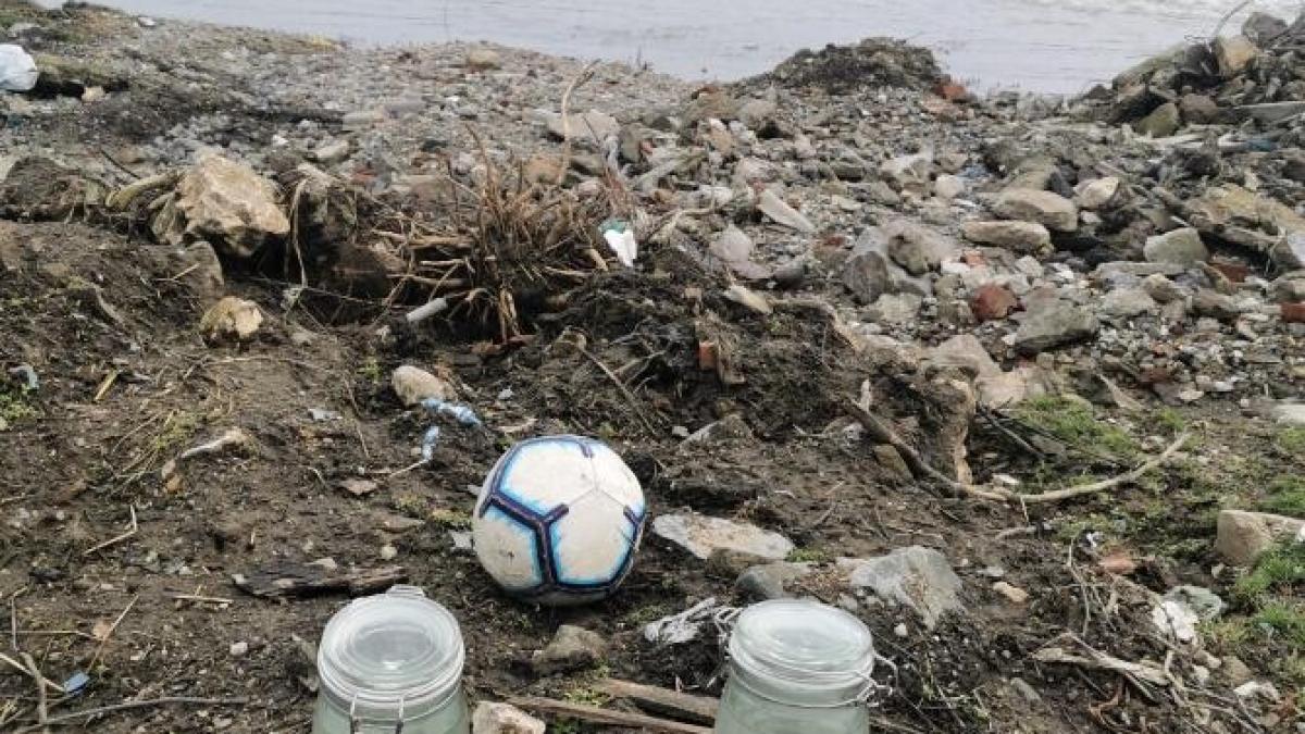 cele-mai-importante-ape-dulci-din-romaprc-ccprc-82nia-sunt-poluate-cu-microplastic_16376500