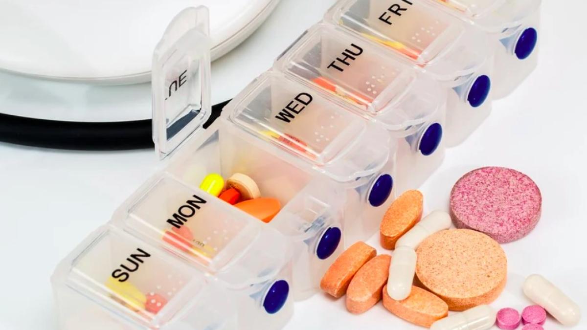 bolnavi_cronici_pastile_ilustrativ_pxb_73058100