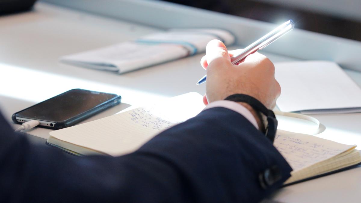 cursuri-online-in-unitatile-de-invatamant-din-balotesti--mogosoaia-si-stefanesti--simulare-bacalaureat-2021--exceptie-de-la-masura-interzicerii-circulatiei_11781700