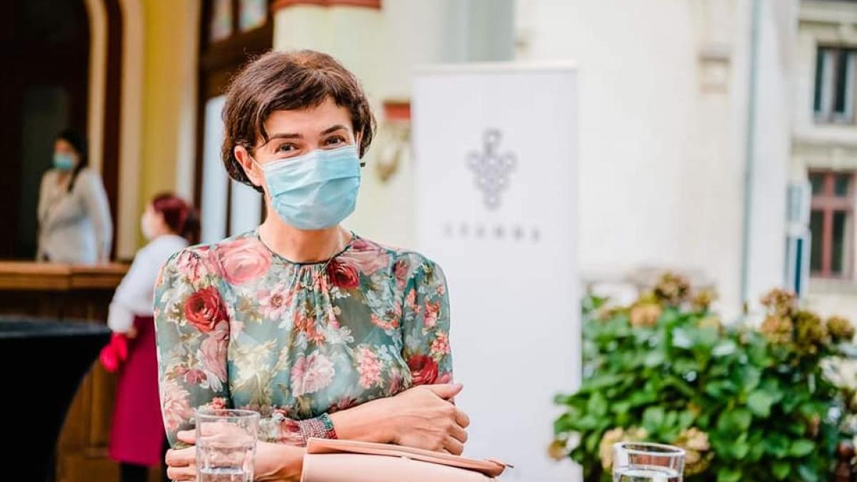 andreea-moldovan-isi-doreste-din-tot-sufletul-carantina--oana-zamfir-mi-as-fi-dorit-mai-multa-actiune--decat-sufletul-asta-care-nu-a-facut-nimic_59339800