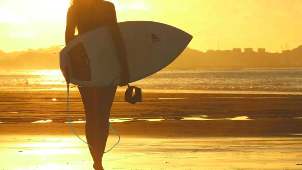 surferita_moarta_fulger_pxb_16713500