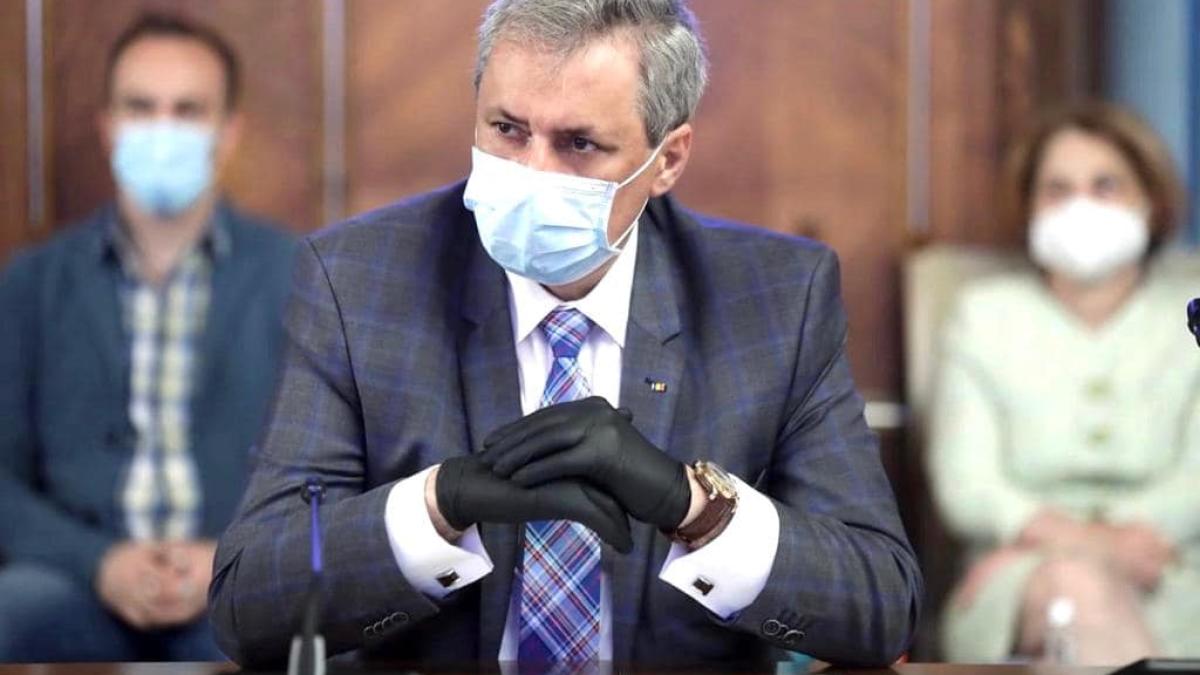 marcel-vela-il-sustine-pe-orban_42466200