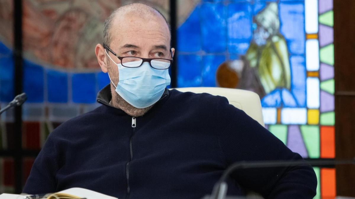 ping-pong-cu-restrictiile-din-sectorul-5--piedone-merge-inainte--prefectul-spune-ca-e-ilegal_52633500