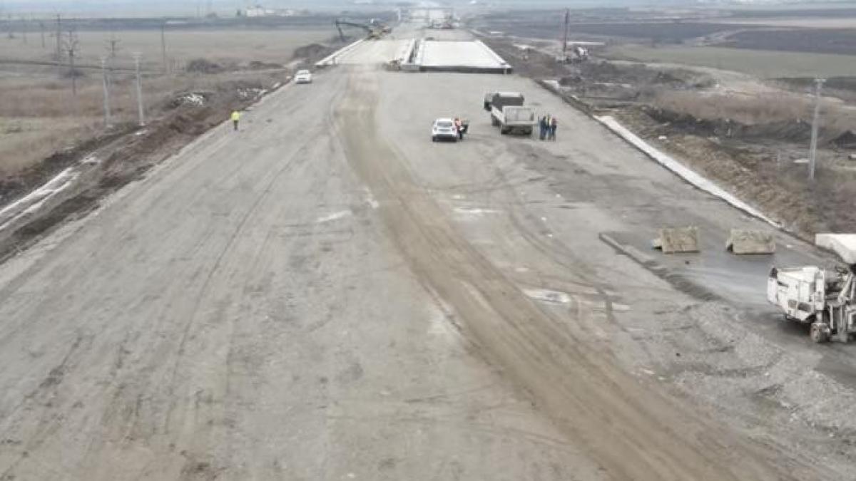 stadiul-lucrarii-de-pe-lotul-2-al-autostrazii-a10-sebes-turda--de-care-depinde-deschiderea-circulatiei-rutiere-in-2021_56494000