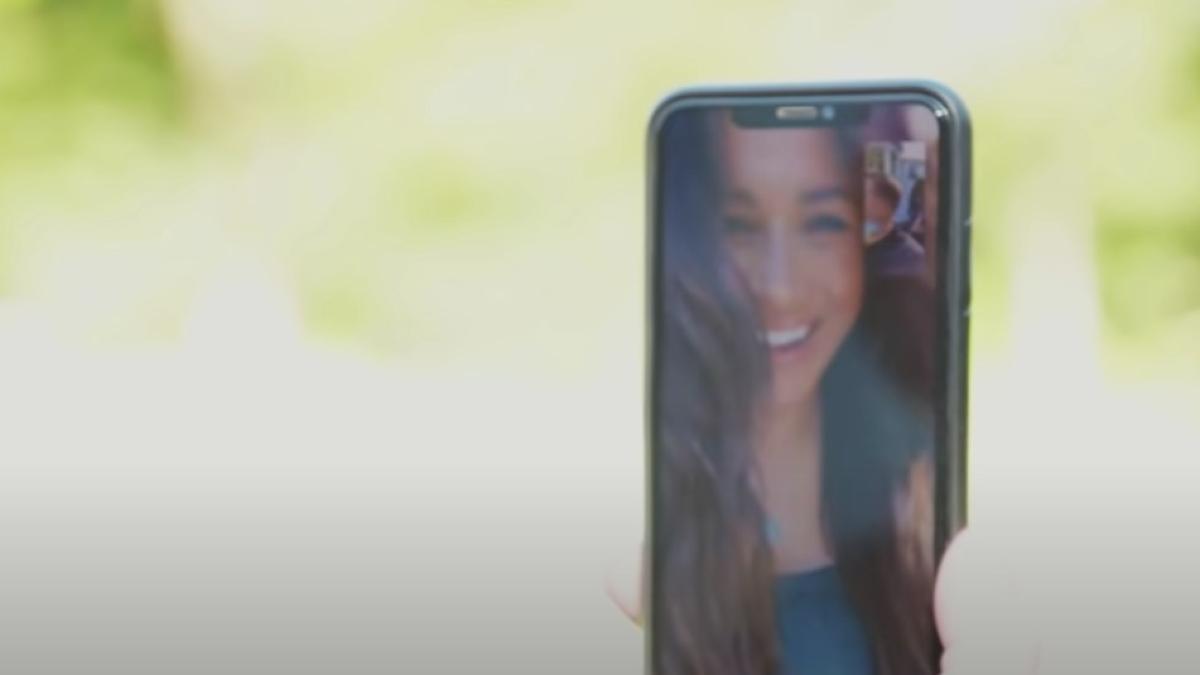 ce-semnificatie-are-bijuteria-purtata-de-meghan--dupa-interviul-cu-oprah_08673100