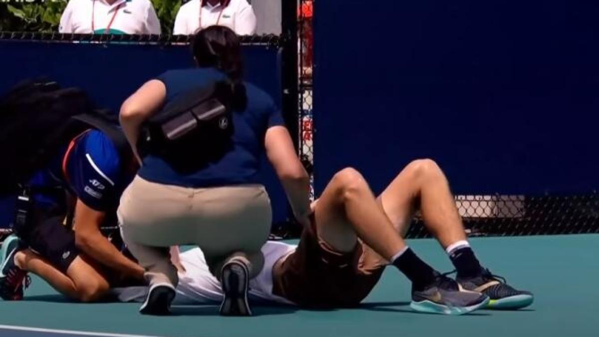 britanicul-jack-draper-s-a-prabusit-pe-teren-in-primul-sau-meci-la-miami-open---video_31616400