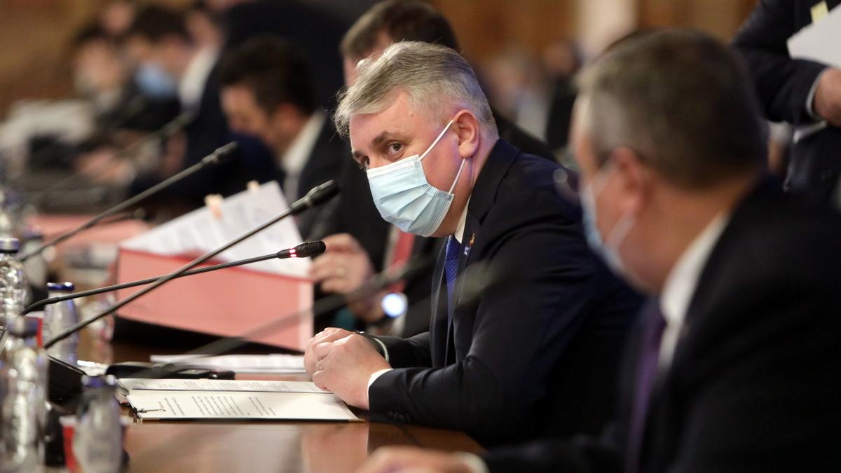 ministrul-afacerilor-interne--lucian-bode---protestul-de-la-metrou--chiar-spontan--este-ilegal-in-starea-de-alerta_39515600