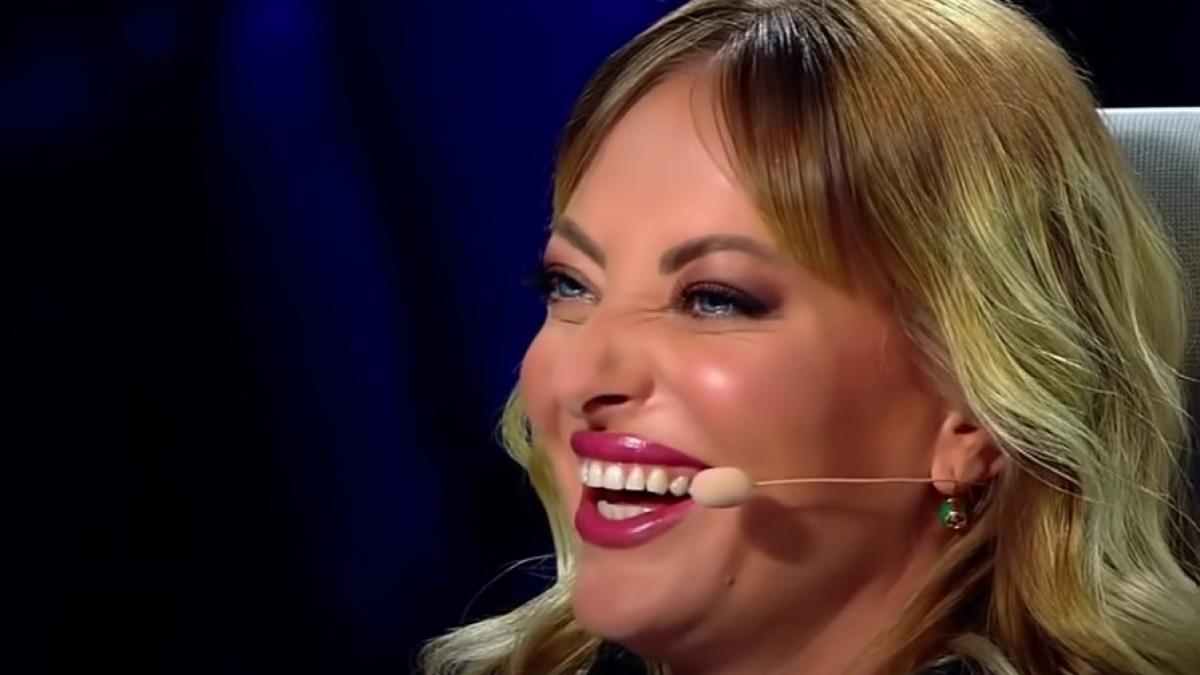 delia--fotografia-care-a-starnit-revolta--cum-arata--de-fapt--cand-nu-apare-la-tv-socant--esti-plina-de-riduri-15_54612200