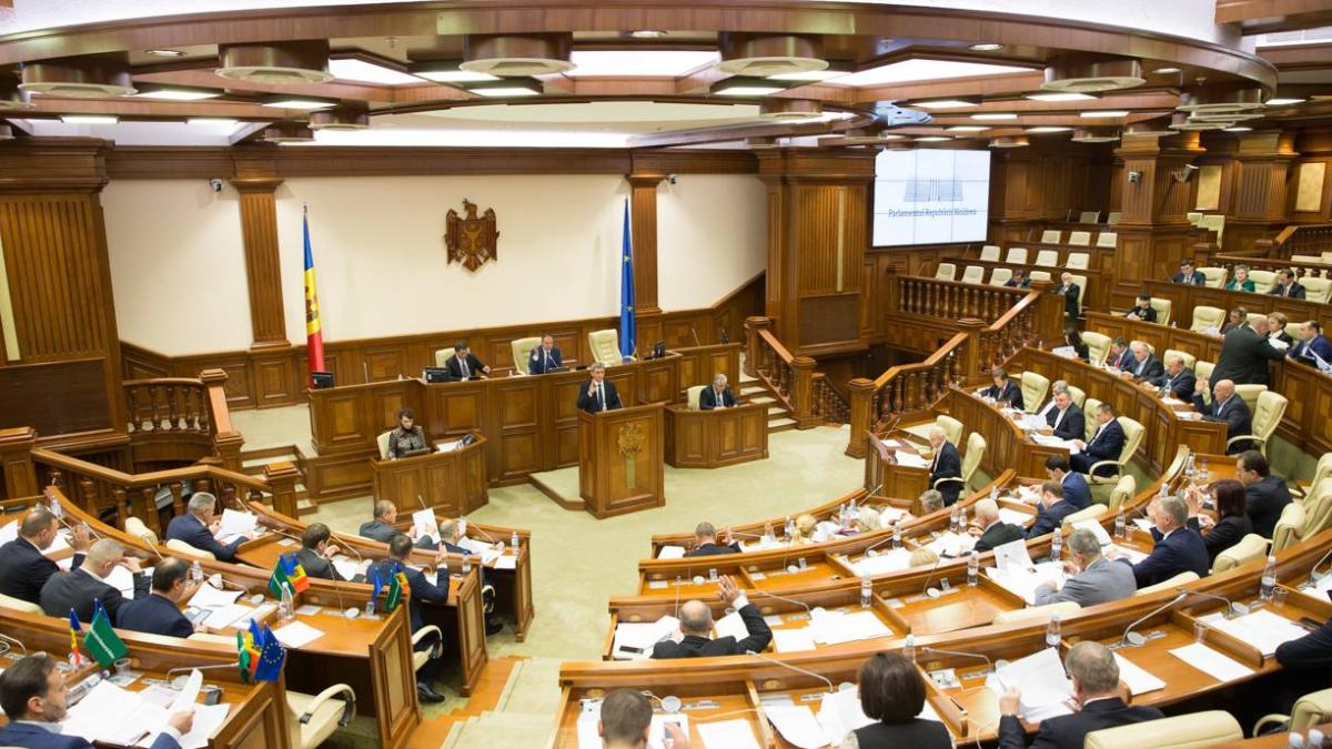 guvernul-interimar-de-la-chisinau-cere-parlamentului-instituirea-starii-de-urgenta-in-republica-moldova_09400800