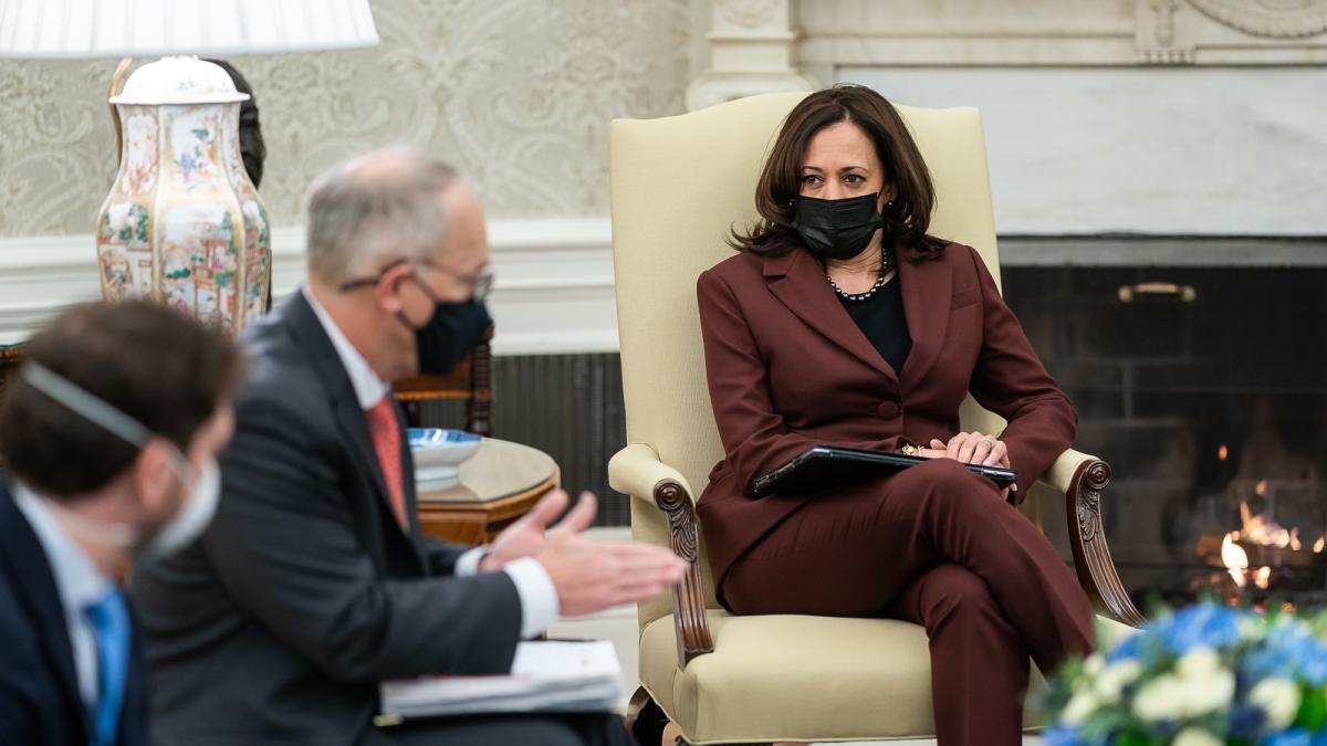 kamala_harris_vanzare_imobiliare_casa_alba_fb_34696700