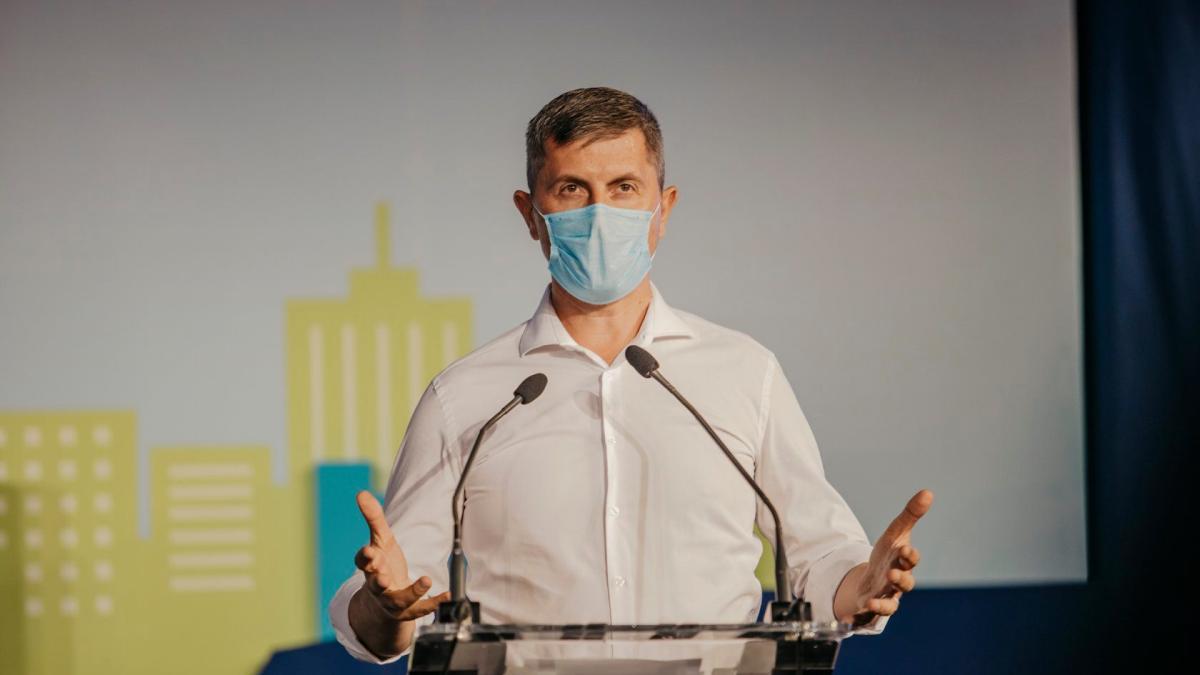 dan_barna_tache_ciuvica_huligani_fb_66013300