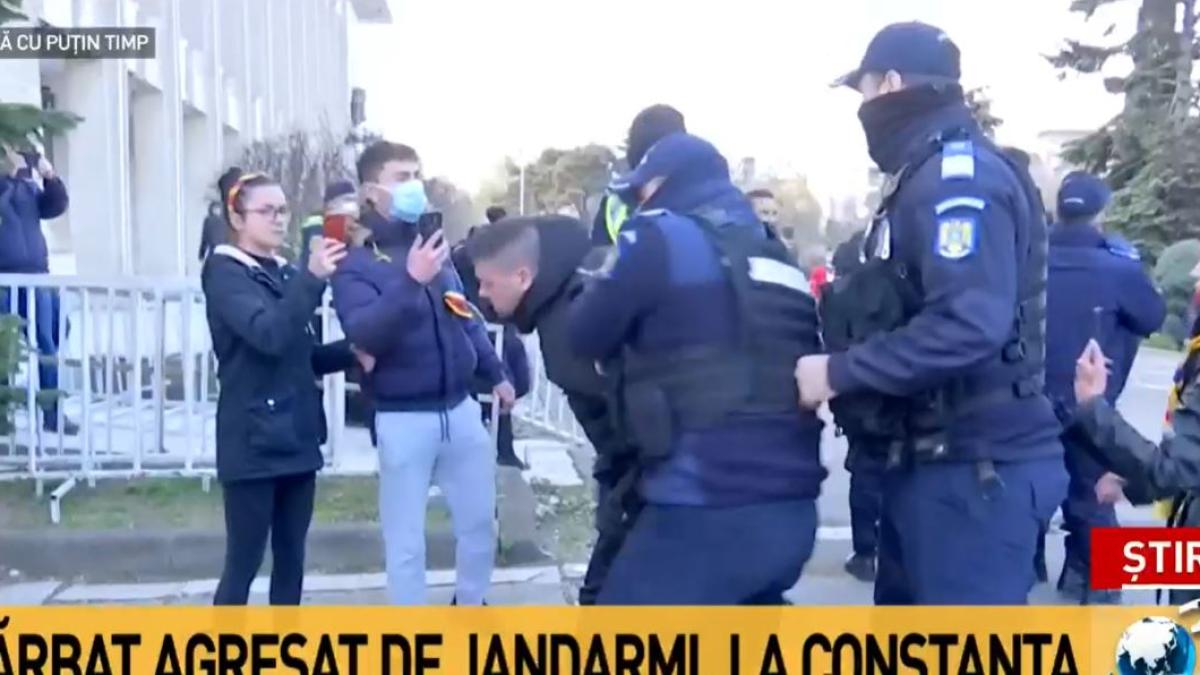 barbat-incatusat-la-constanta_51518300