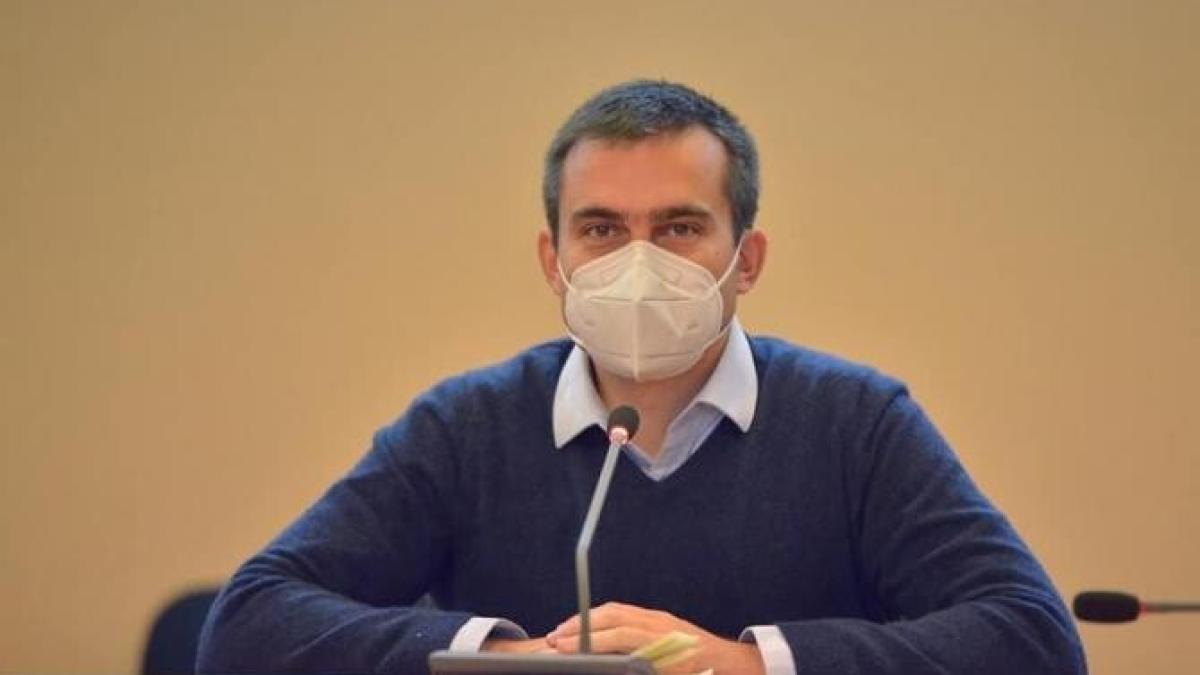 certificatul-pe-care-nu-iprc-ccprc-82l-are-primarul-allen-coliban-nici-la-jumaprc-ccprc-86tate-de-an-de-la-caprc-ccprc-82sprc-ccprc-a6tigarea-alegerilor_44436600