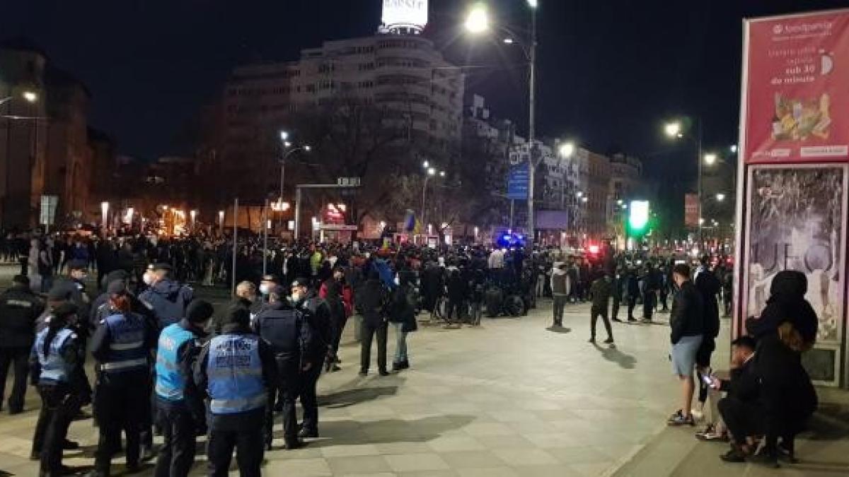 protest-anti-restrictii--madalina-hideg-raspunde-e-confiscat-politic_01686800