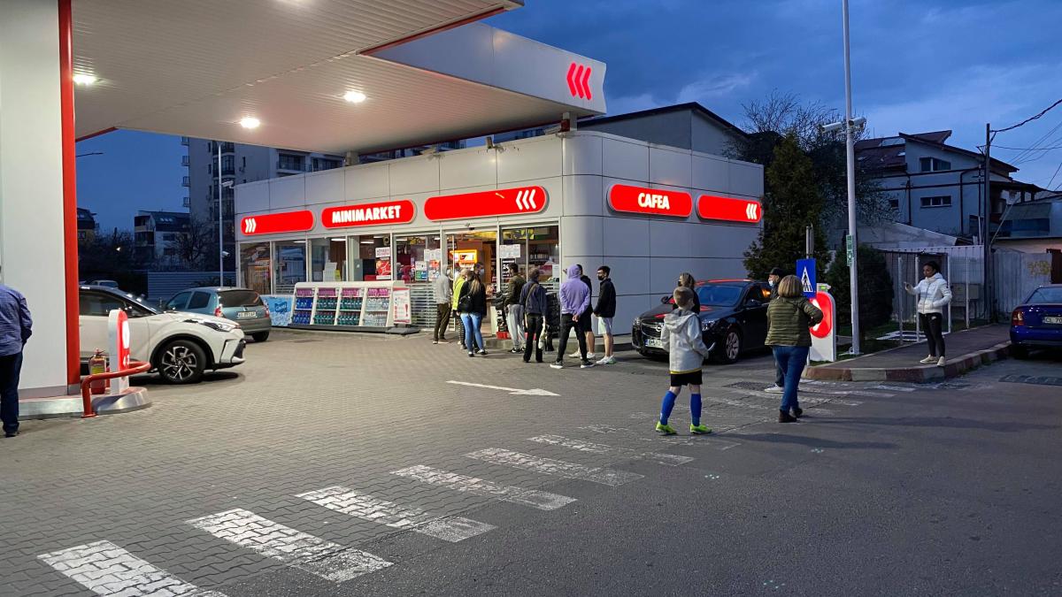 coada_lukoil_romania_restrictii_2_33960700