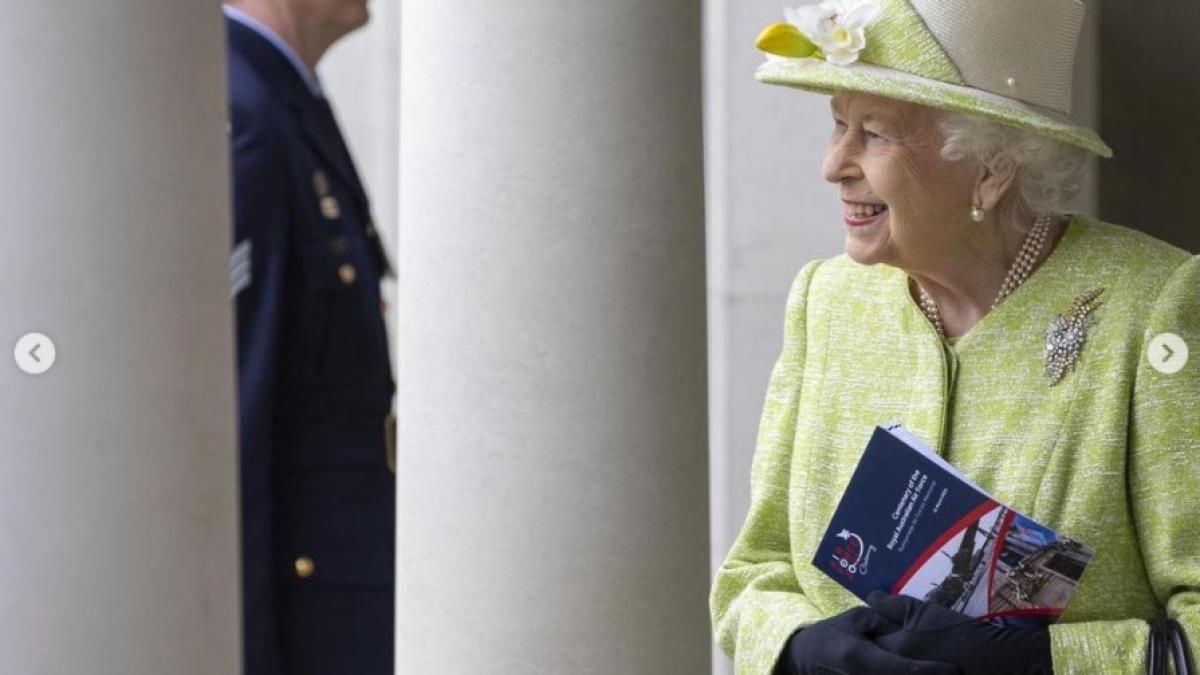 regina-elisabeta--vaccinata-cu-doza-de-rapel-inainte-de-prima-ei-aparitie-publica-din-2021_99735400