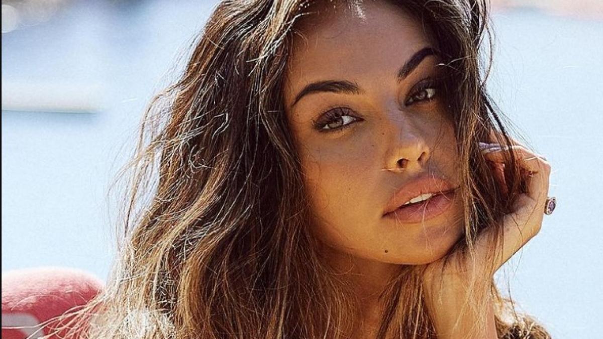 madalina-ghenea--fotografiile-care-au-incins-internetul--a-lasat-totul-la-vedere_75283100