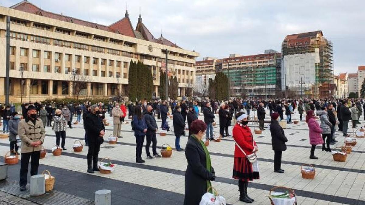 impresionant-ceremonial-la-miercurea-ciuc-pentru-sfintprc-ccprc-a6irea-bucatelor-de-pasprc-ccprc-a6te---galerie-foto_81288400