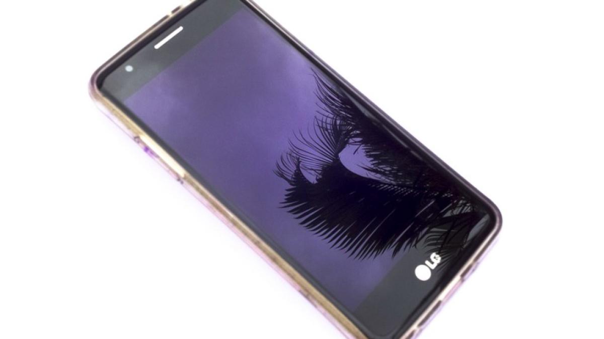 lg_telefon_ilustrativ_pxb_79971500