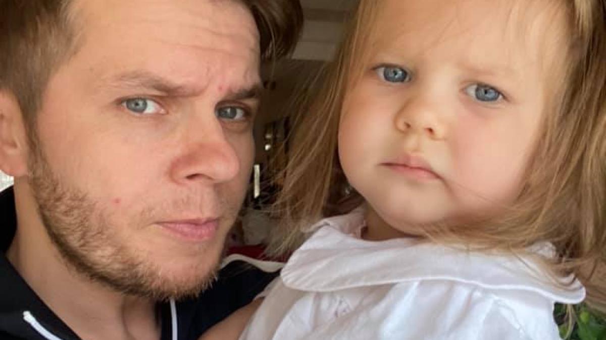 codin-maticiuc-i-a-luat-fiicei-sale-tort-cu-masti_42656400