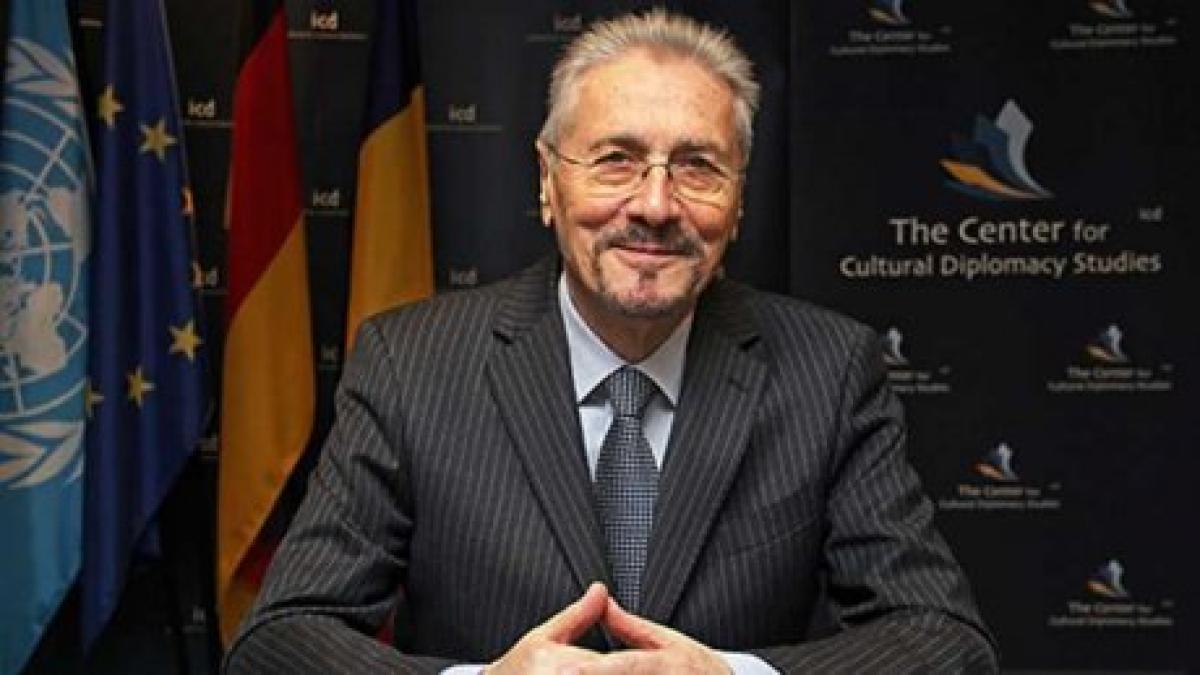 emil_constantinescu_s_25126200_53870800